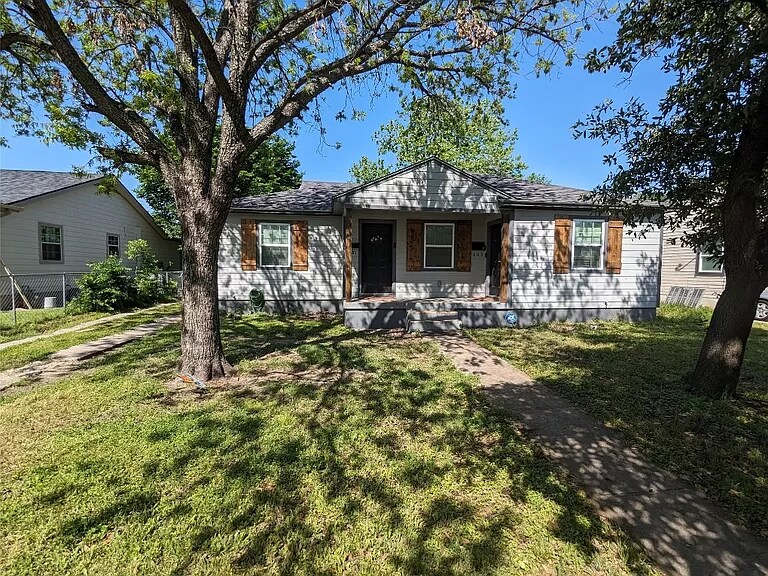 601 NE 18th St-Unit -603 NE 18th Street in Grand Prairie, TX - Building Photo