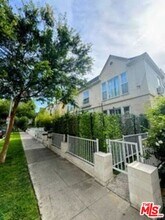 133 Crescent Dr in Beverly Hills, CA - Building Photo - Building Photo