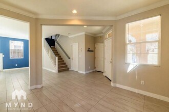 5325 Dunlay Dr in Sacramento, CA - Building Photo - Building Photo