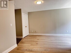 477-477 Dean Ave in Oshawa, ON - Building Photo - Building Photo