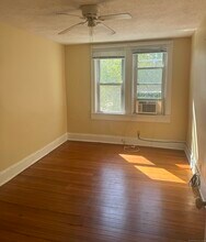 235 Whiting Ln-Unit -B in West Hartford, CT - Building Photo - Building Photo