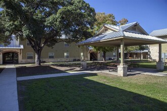 779 W Mayfield Blvd in San Antonio, TX - Building Photo - Building Photo