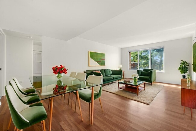 COURTYARD GARDENS APARTMENTS