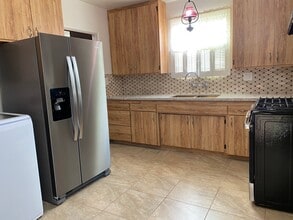 7810 Wilkinson Ave in Los Angeles, CA - Building Photo - Building Photo