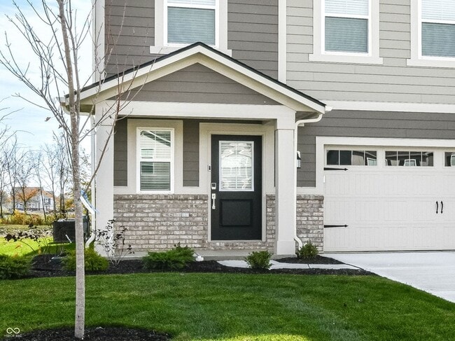 6685 Hawthorne Dr in McCordsville, IN - Foto de edificio - Building Photo