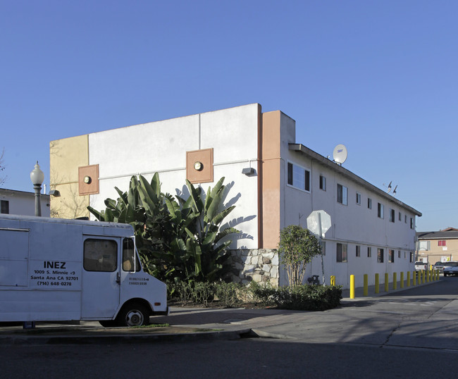 Minnie Street Apartments in Santa Ana, CA - Building Photo - Building Photo