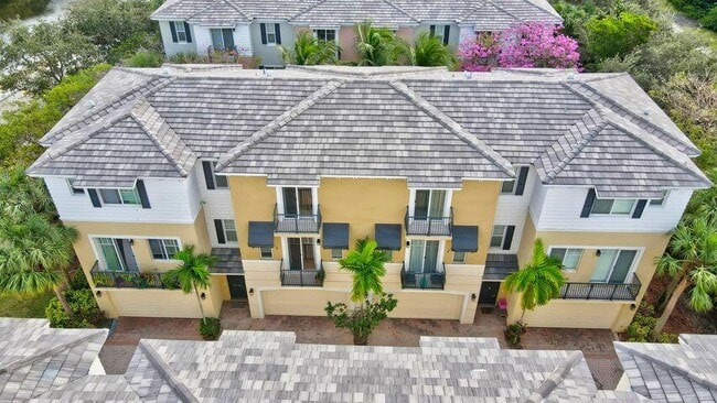 3813 NW 5th Terrace in Boca Raton, FL - Building Photo - Building Photo