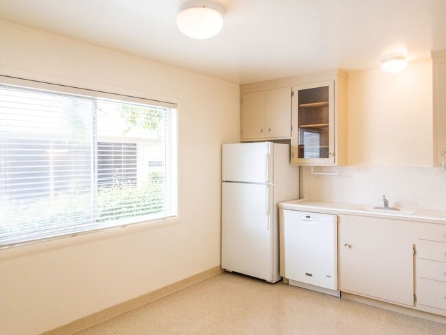 36 Ross Ave in San Anselmo, CA - Building Photo - Building Photo