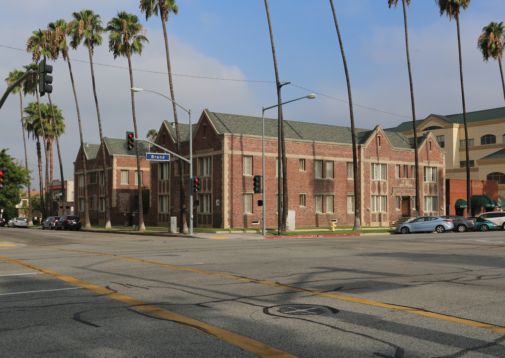 Stanford Arms in Glendale, CA - Building Photo