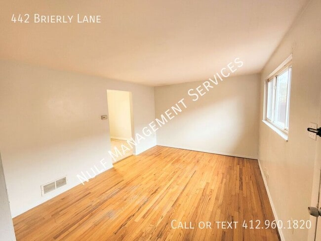 442 Brierly Ln in West Mifflin, PA - Building Photo - Building Photo