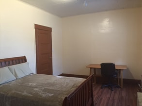 84-13 90th St in Queens, NY - Foto de edificio - Building Photo