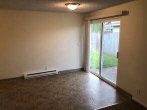 4812 Cougar Ct SE in Salem, OR - Foto de edificio - Building Photo