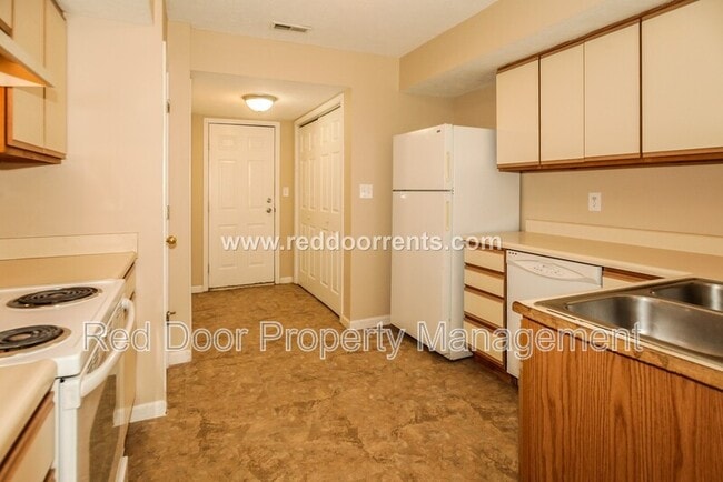 10857 Cedar Pine Dr in Indianapolis, IN - Building Photo - Building Photo