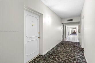 4880 NW 22nd St in Lauderhill, FL - Building Photo - Building Photo