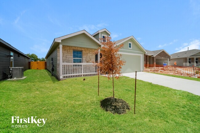 10723 Vinateros Dr in Converse, TX - Foto de edificio - Building Photo