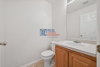 5633 S Yakima St in Aurora, CO - Building Photo - Building Photo