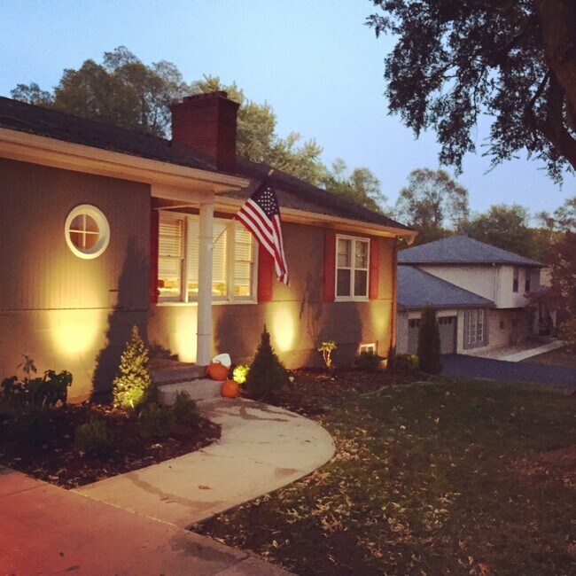 4200 W 55th St Rentals in Roeland Park, KS