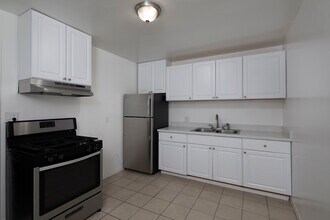 Ocean Palms Apartments in San Diego, CA - Building Photo - Building Photo