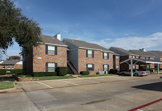 Marsh Highland in Carrollton, TX - Building Photo - Building Photo