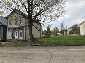 310 Jefferson St-Unit -310 in Belmont, OH - Building Photo - Building Photo