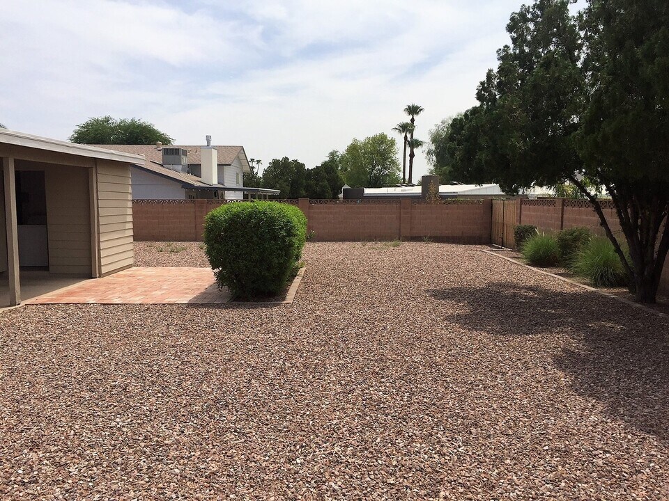 8243 E Redwing Rd in Scottsdale, AZ - Building Photo