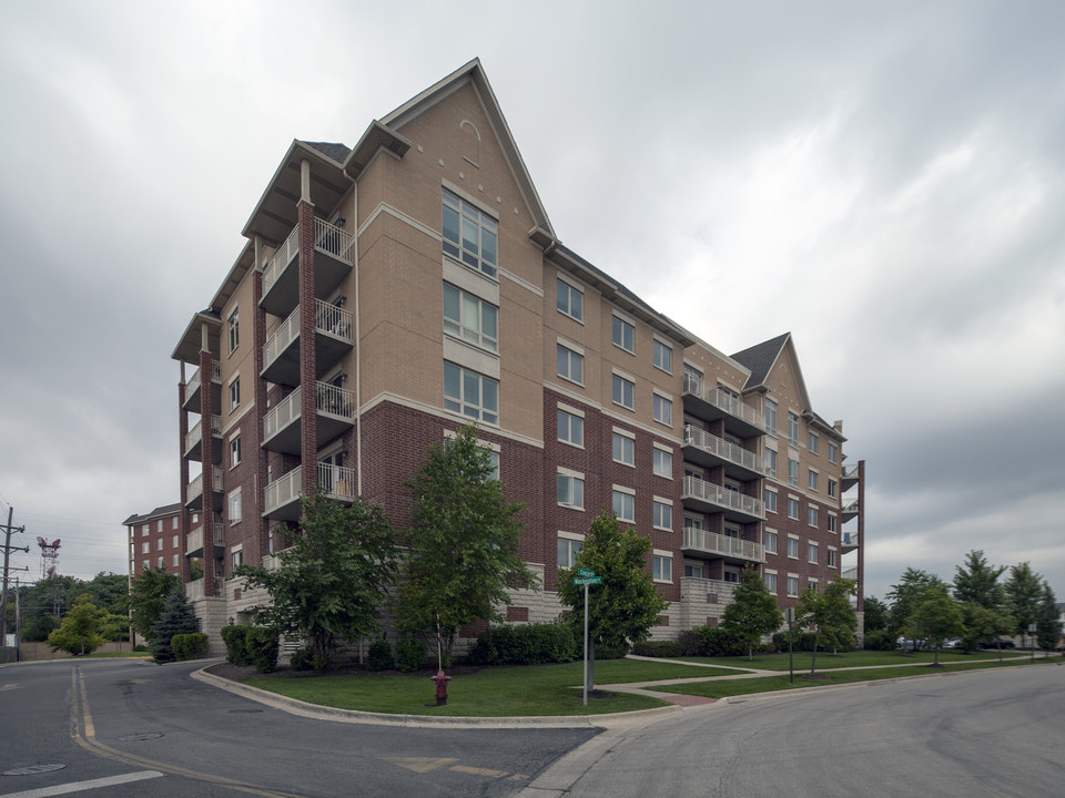 Trafalgar Square South in Morton Grove, IL - Building Photo