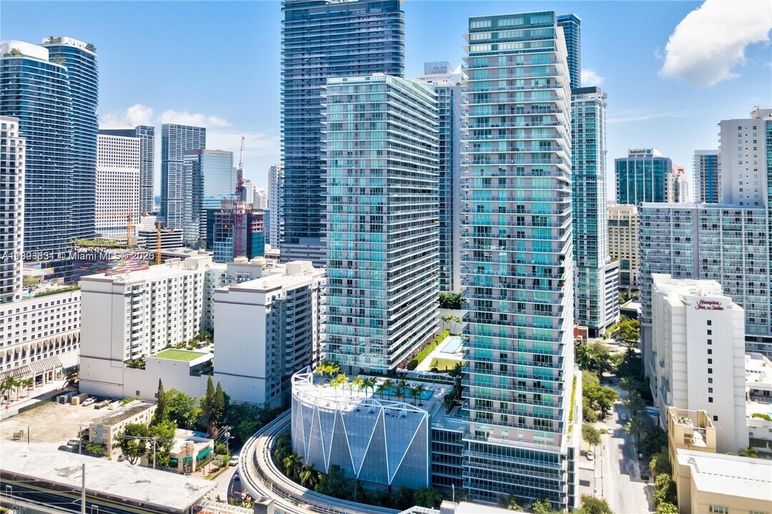 1111 SW 1st Ave, Unit 3017-N in Miami, FL - Building Photo