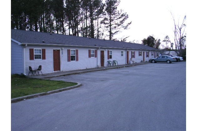 Tara Hill in New Bern, NC - Building Photo