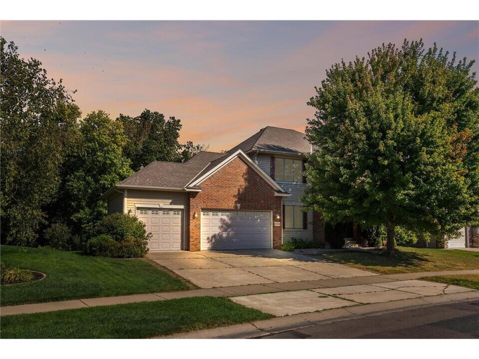 18534 98th Pl N in Osseo, MN - Building Photo