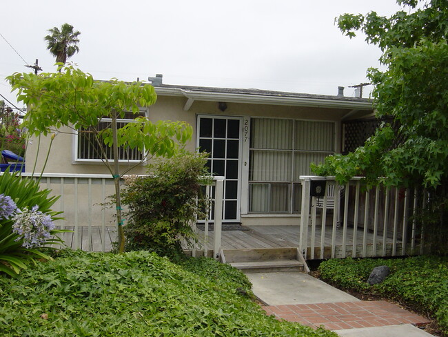 2077 Thomas Ave, Unit 01-0323 in San Diego, CA - Building Photo - Building Photo