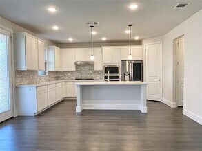 2257 Washington Dr in Carrollton, TX - Building Photo - Building Photo