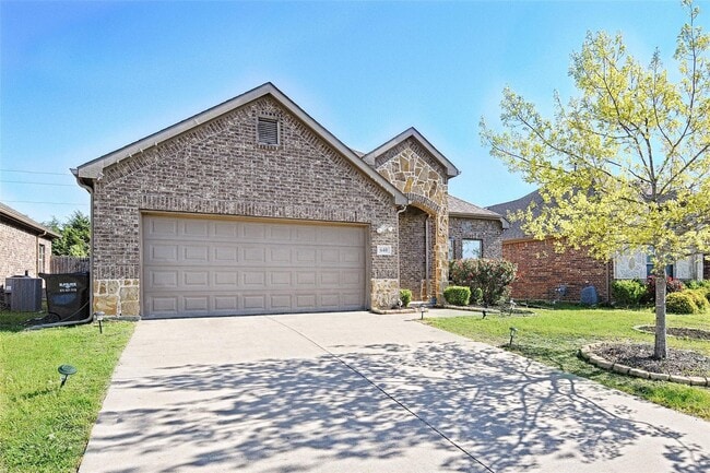 property at 640 Teakwood Dr