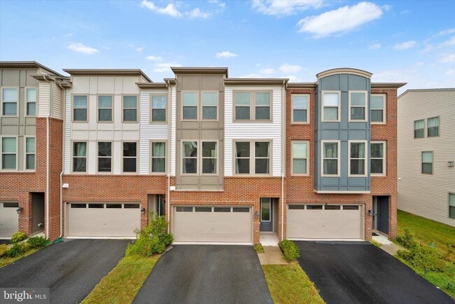 property at 42424 Dogwood Glen Square