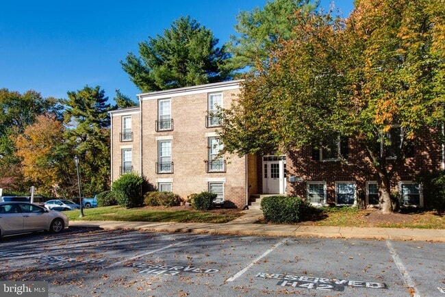 property at 822 Quince Orchard Blvd