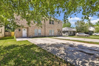 10445 Wicklowe St in Houston, TX - Building Photo - Building Photo