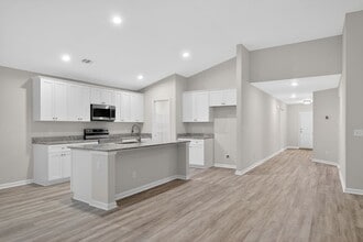 245 Cromer St in Savannah, GA - Foto de edificio - Building Photo