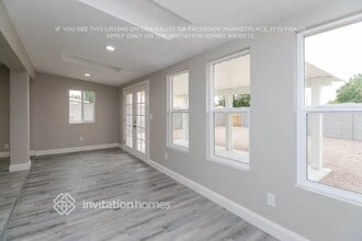 7801 E Loma Land Dr in Scottsdale, AZ - Foto de edificio - Building Photo