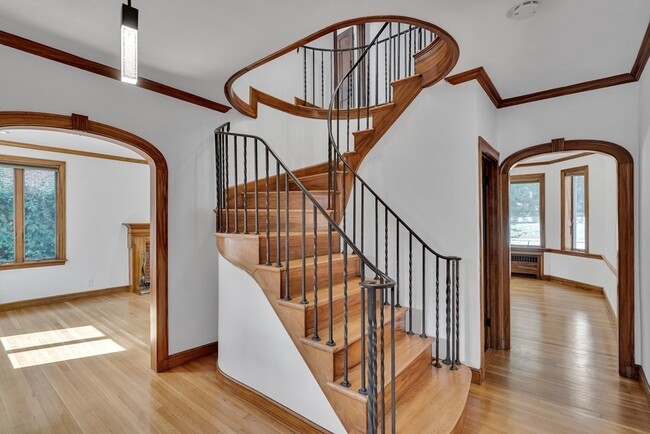 75 Somerset Rd, Unit 1 in Brookline, MA - Building Photo - Building Photo