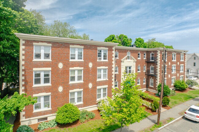 14 Russell St in Quincy, MA - Building Photo - Building Photo