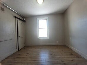 404 E Phoenix Ave in Grand Island, NE - Building Photo - Building Photo