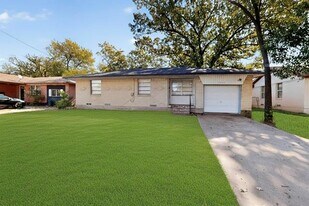 1530 Buena Vista St in Mesquite, TX - Building Photo