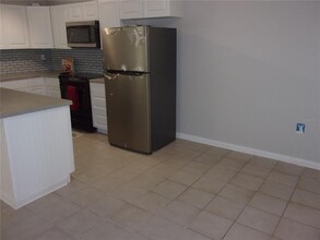 3345 Crystal Ct E in Palm Harbor, FL - Building Photo - Building Photo