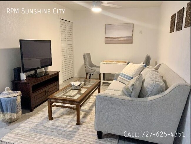 2874 38th Ave N in St. Petersburg, FL - Building Photo - Building Photo