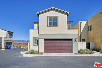 27748 Bridge View Pl in Valencia, CA - Foto de edificio - Building Photo