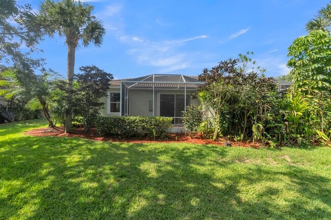 10664 Royal Caribbean Cir in Boynton Beach, FL - Building Photo - Building Photo