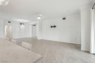 12039 Hawthorn Lake Dr in Ft. Myers, FL - Building Photo - Building Photo
