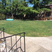 The Courtyard on Stark in Portland, OR - Building Photo - Building Photo