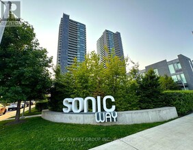 6-2906 Sonic Way in Toronto, ON - Building Photo - Building Photo