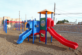 Stone Mountain Place Apartments in Las Cruces, NM - Foto de edificio - Building Photo