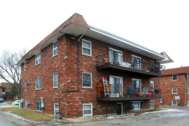313 Kathleen Dr in Elgin, IL - Foto de edificio - Building Photo